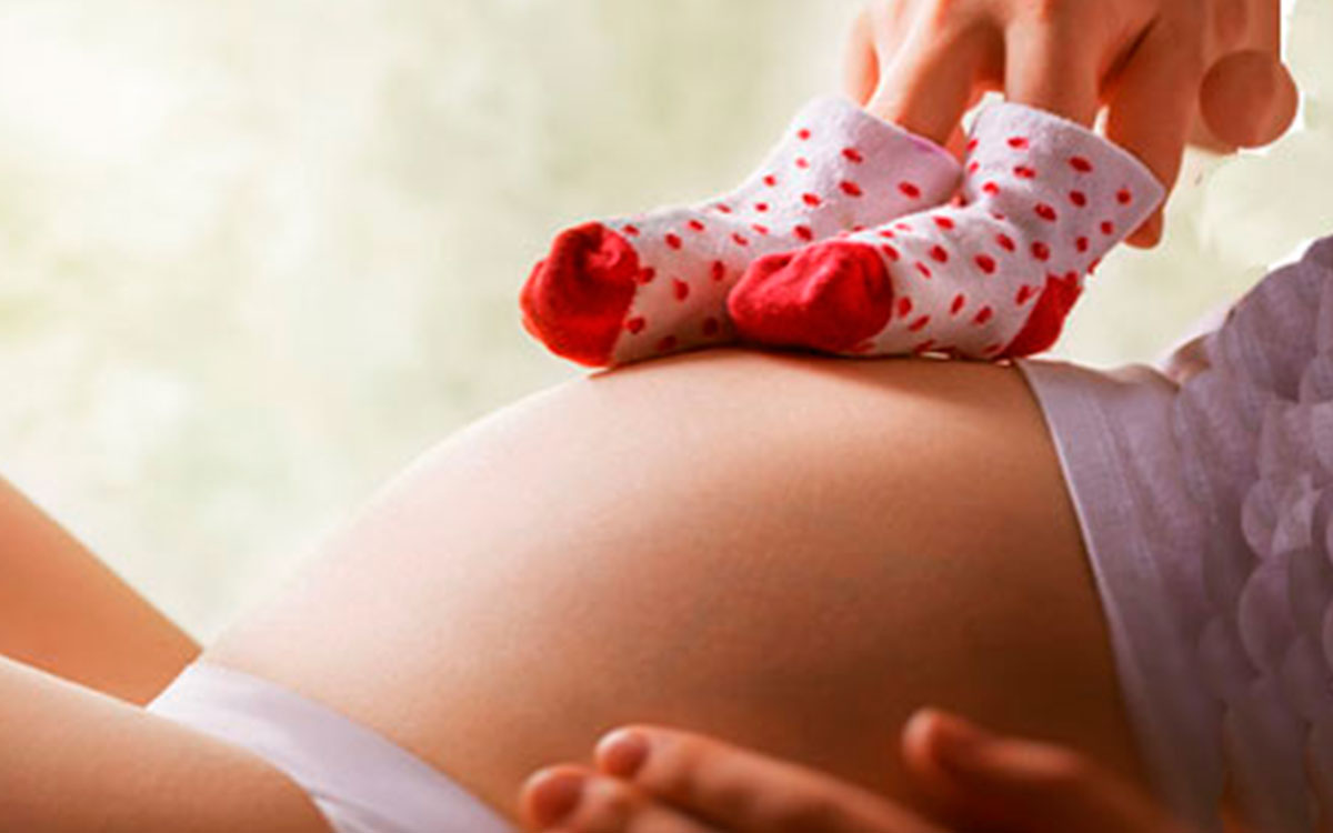 Vidéaste de grossesse, femme enceinte, maternité à domicile